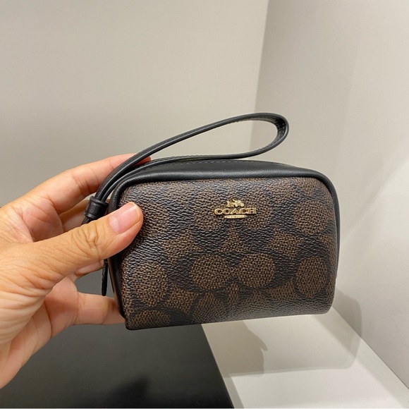 Coach Pouch Wristlet In Signature Canvas CW907 - Picture 3 of 9